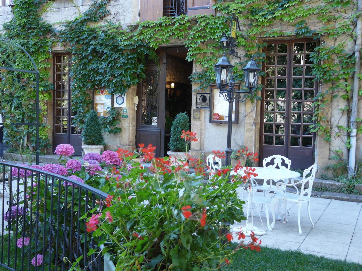 Logis Hostellerie Du Grand Duc Hotel Restaurant Gincla Εξωτερικό φωτογραφία