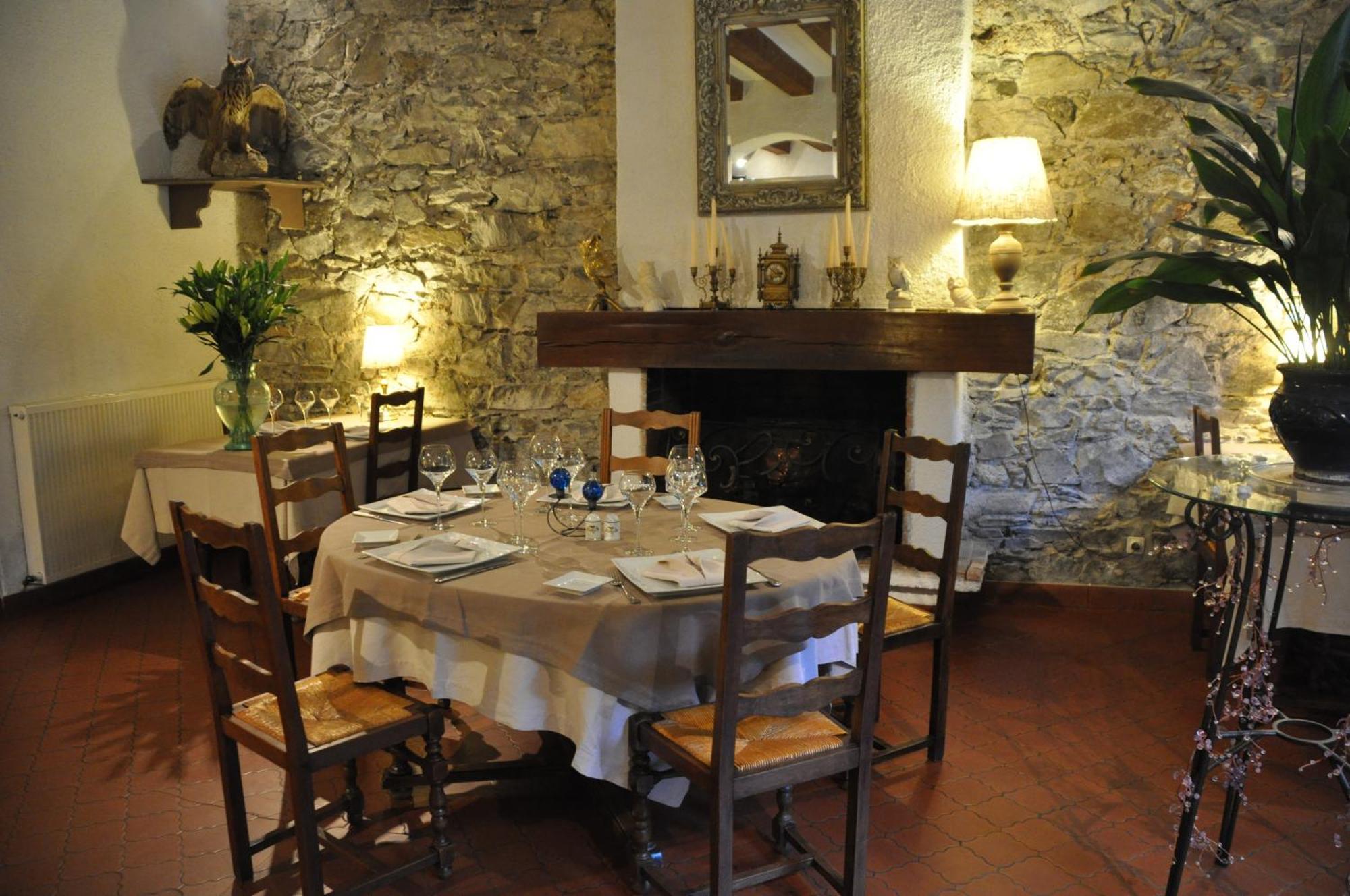 Logis Hostellerie Du Grand Duc Hotel Restaurant Gincla Εξωτερικό φωτογραφία
