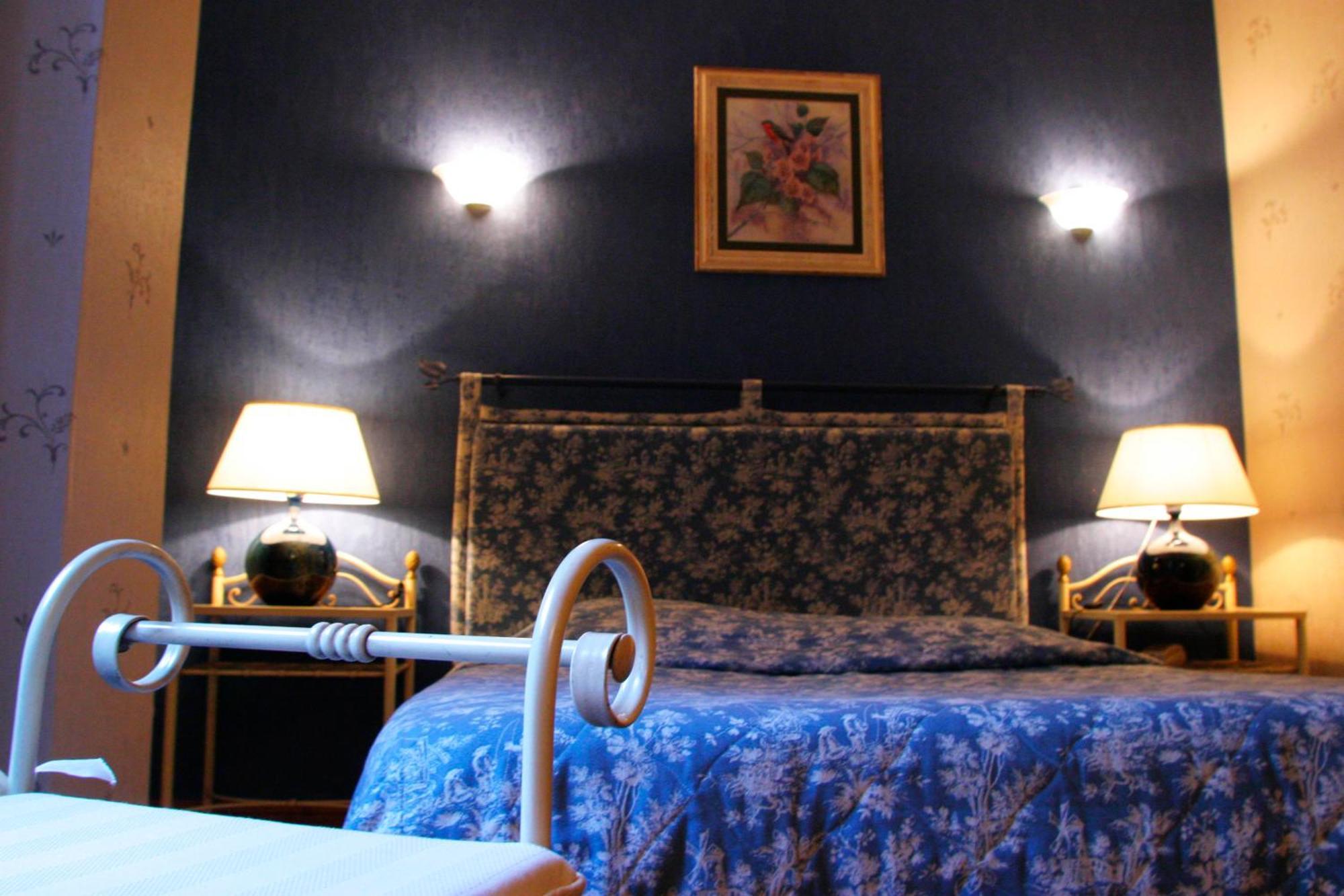 Logis Hostellerie Du Grand Duc Hotel Restaurant Gincla Δωμάτιο φωτογραφία