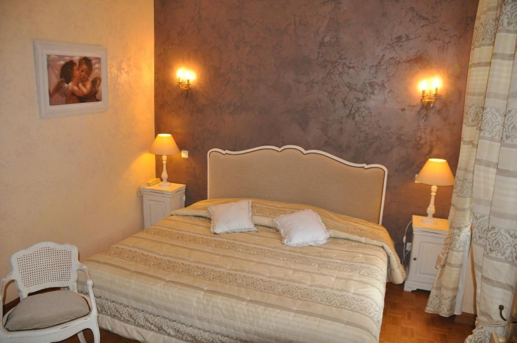 Logis Hostellerie Du Grand Duc Hotel Restaurant Gincla Εξωτερικό φωτογραφία