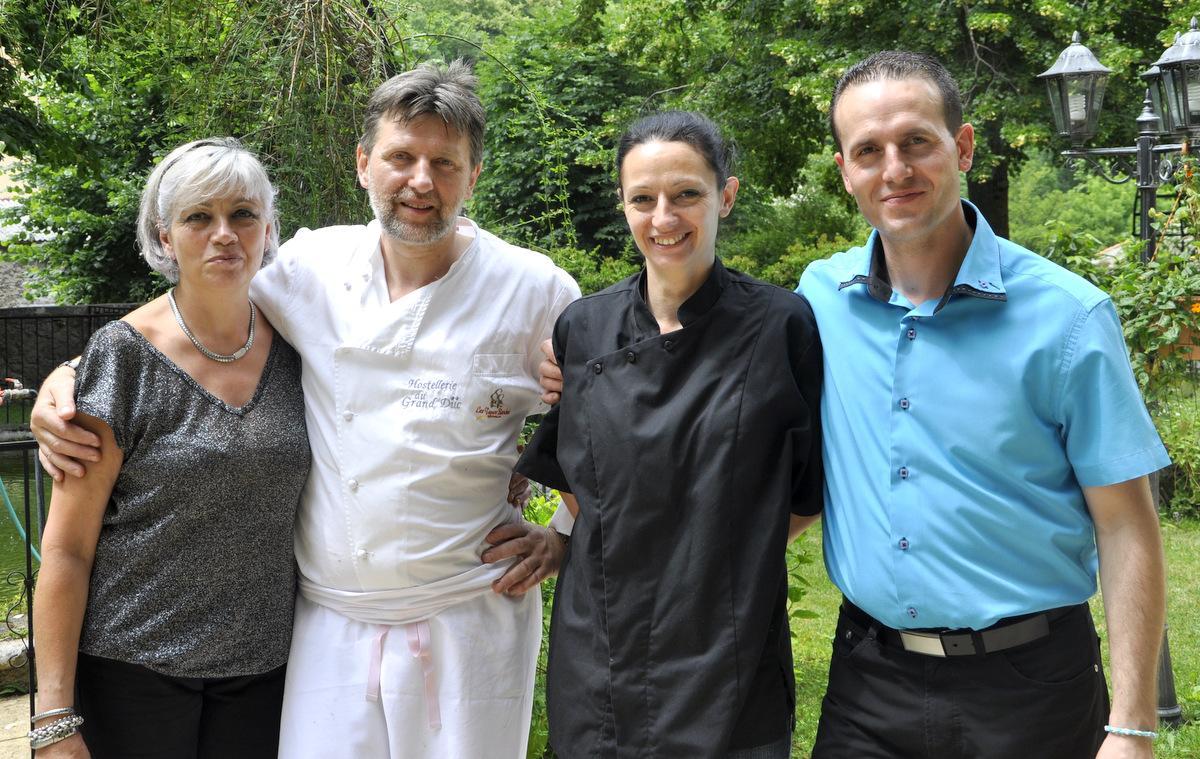 Logis Hostellerie Du Grand Duc Hotel Restaurant Gincla Εξωτερικό φωτογραφία