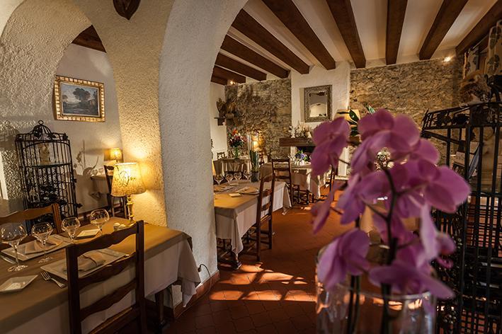 Logis Hostellerie Du Grand Duc Hotel Restaurant Gincla Εξωτερικό φωτογραφία