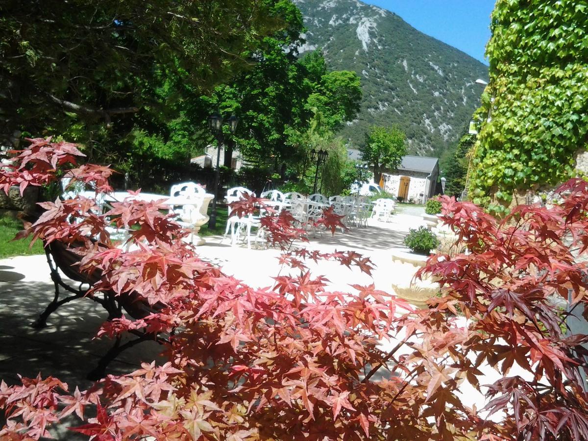 Logis Hostellerie Du Grand Duc Hotel Restaurant Gincla Εξωτερικό φωτογραφία