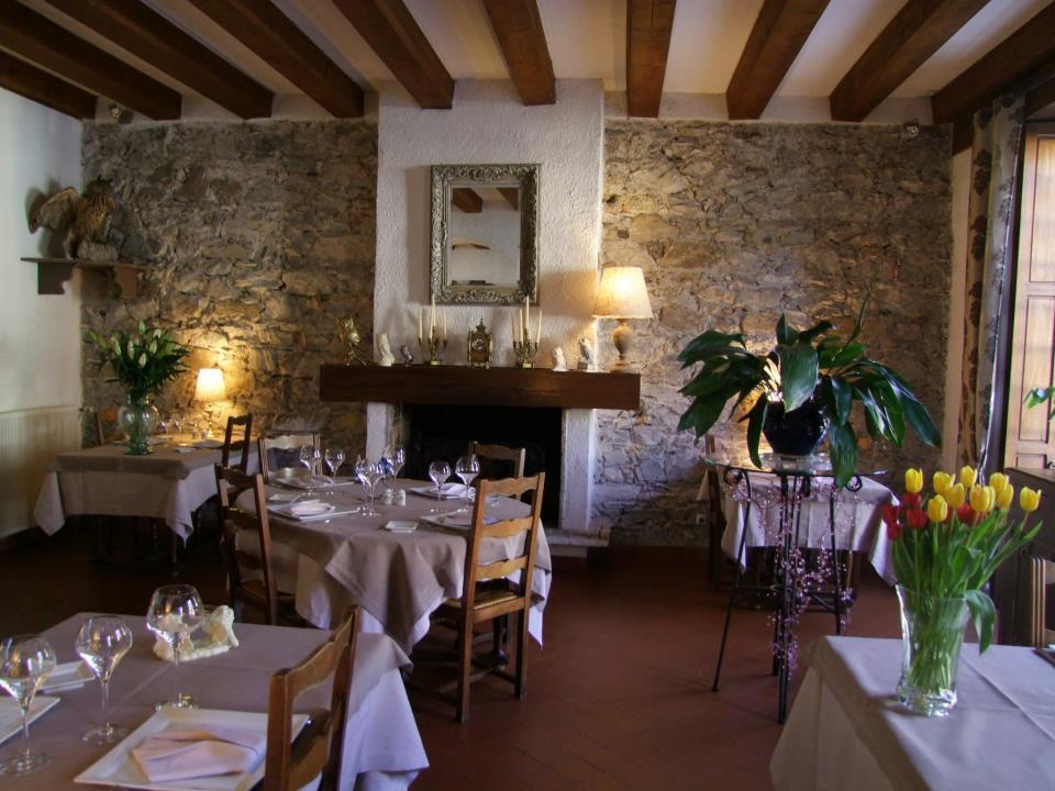 Logis Hostellerie Du Grand Duc Hotel Restaurant Gincla Εξωτερικό φωτογραφία