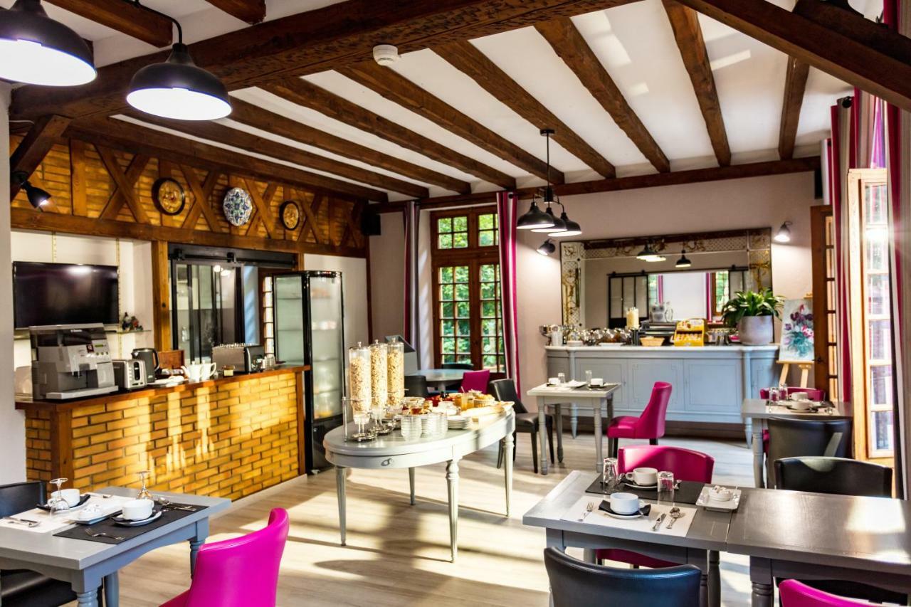 Logis Hostellerie Du Grand Duc Hotel Restaurant Gincla Εξωτερικό φωτογραφία